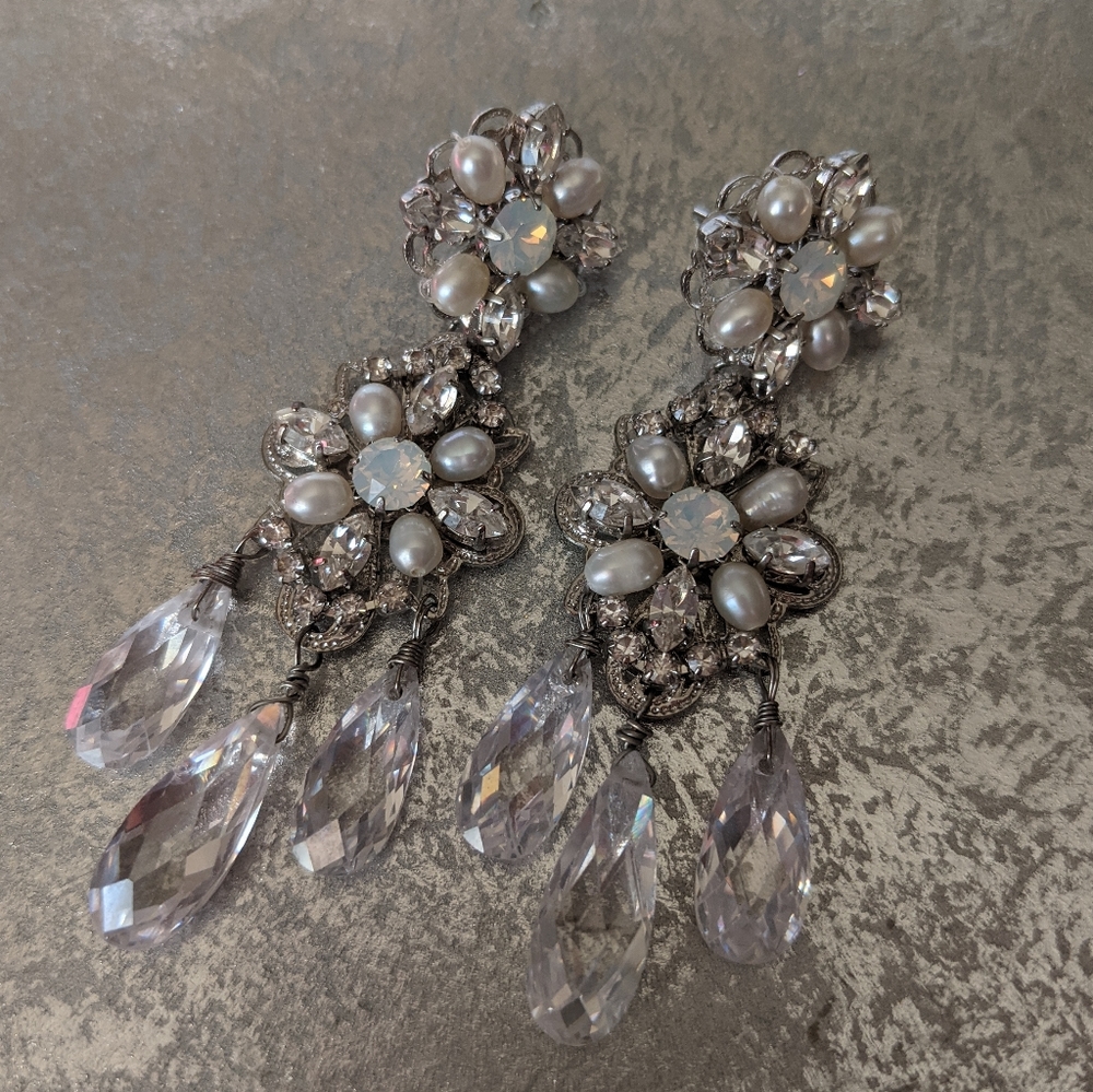 🌺 Beautiful Earrings - Picture 2 of 4